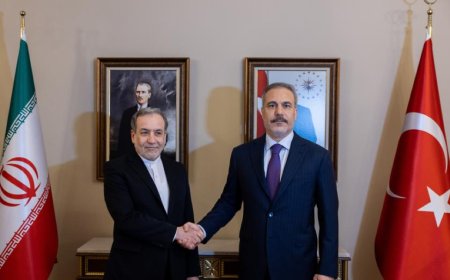 وەزیری دەرەوەی ئێران: بە هەڕەشەکردن لە ئێران دانوستان ئەنجام نادرێت