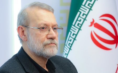 بۆ پرسی گفتوگۆکان لەگەڵ ئەمریکا عه‌لی لاریجانی لە عومانە