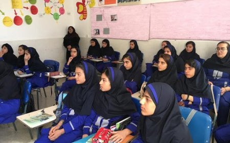 سوپای پاسداران ڤیدیۆی کوشتنی خۆپیشاندەران پیشانی قوتابییەکان دەدات