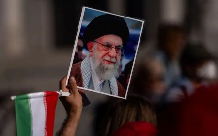 عەلی خامنەیی کێیە؟