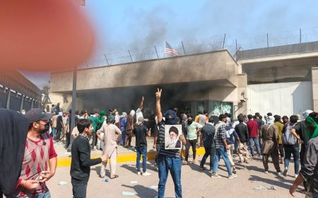 بینای کونسوڵخانەی ئەمریکا لە پاکستان کەوتە دەست خۆپیشاندەران