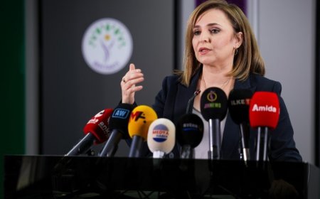 دەم پارتی: داهاتووی تورکیا لە دیموکراسیدایە نەک لە سیاسەتی ئینکارکردن