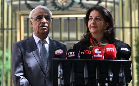 شاندی ئیمراڵیی دەم پارتی لەگەڵ یاریدەدەری سەرۆککۆماری تورکیا کۆبووەوە