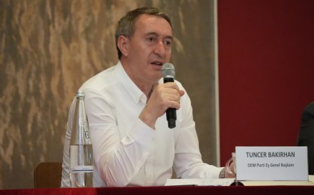 Bakirhan li Berlînê bi gel re civiya: Hûn di nîvenga vê pêvajoyê de cih digrin