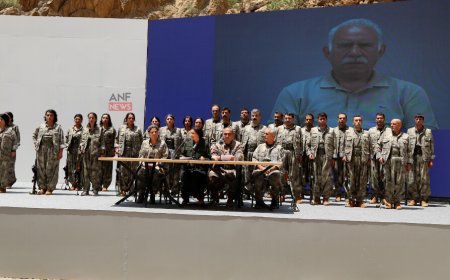 ÇEKDANÎNA KOMA AŞTÎ Û CIVAKA DEMOKRATÎK DI ÇAPEMENIYA CÎHANÊ DE DENG VEDA