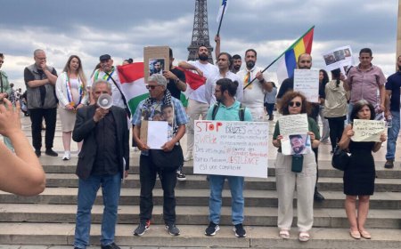 Durzî û Kurdan li Parîsê komkujiyên li Siwêdayê protesto kirin