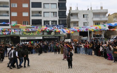 Li bajarê Abdullah Ocallan agirê Newrozê pêket