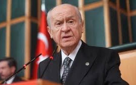 Bahçelî: Dê sererastkirinên demokratîk û qanûnî gav bi gav bên bi cih anîn