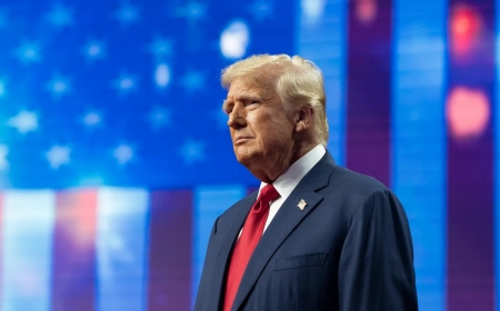 Trump: Em bi kesên rast re li Îranê danûstandinan dikin