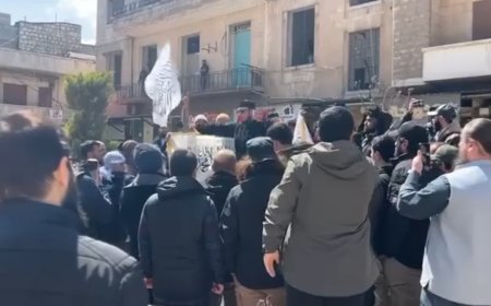 Li Idlib, Reqa û Dêrazorê alîgirên DAIŞ'ê daxwaza xîlafeteke Îslamî kirin