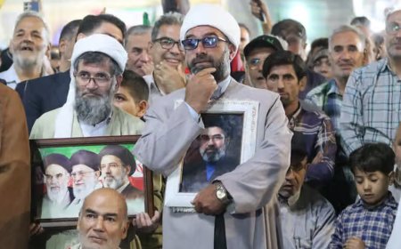 Xamineyî: Hêzên dijmin dê ji Deryaya Erebî wêdetir neçin