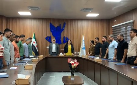 Şandeya wezaretê pêşniyarên entegrasyonê pêşkêşî Meclîsa Zanîngeha Kobanê kir